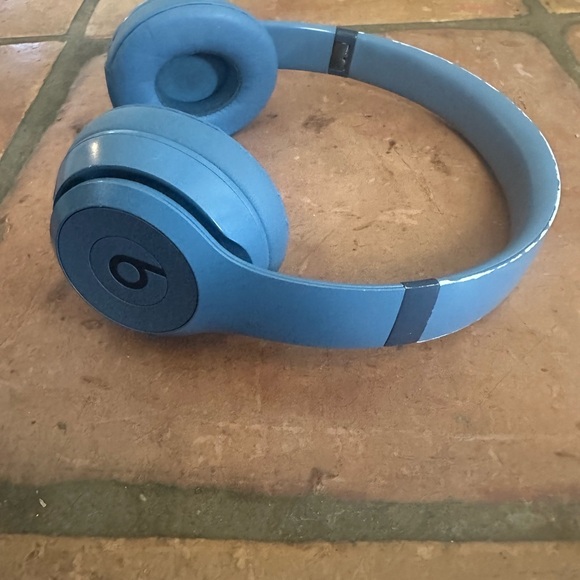 Beats by Dre Over-Ear Headphones - Blue - Picture 3 of 9